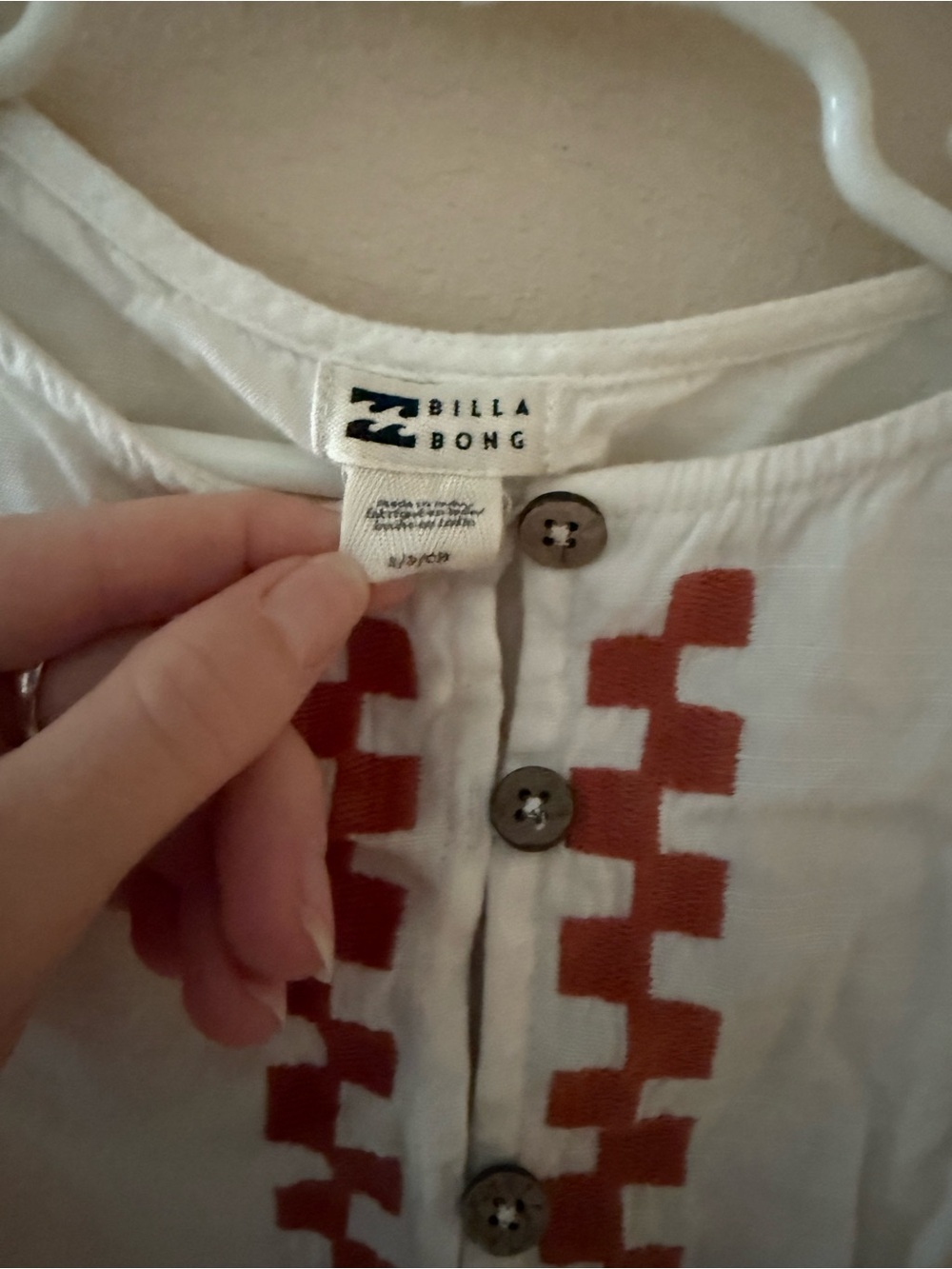 Billabong White Crop Top with Rust Red Geometric Trim - Picture 2 of 6